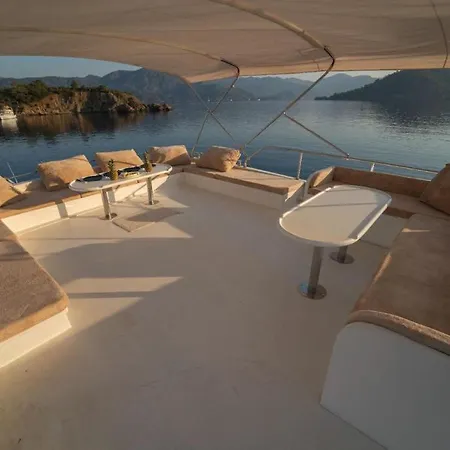 Aden Yachting Tekne